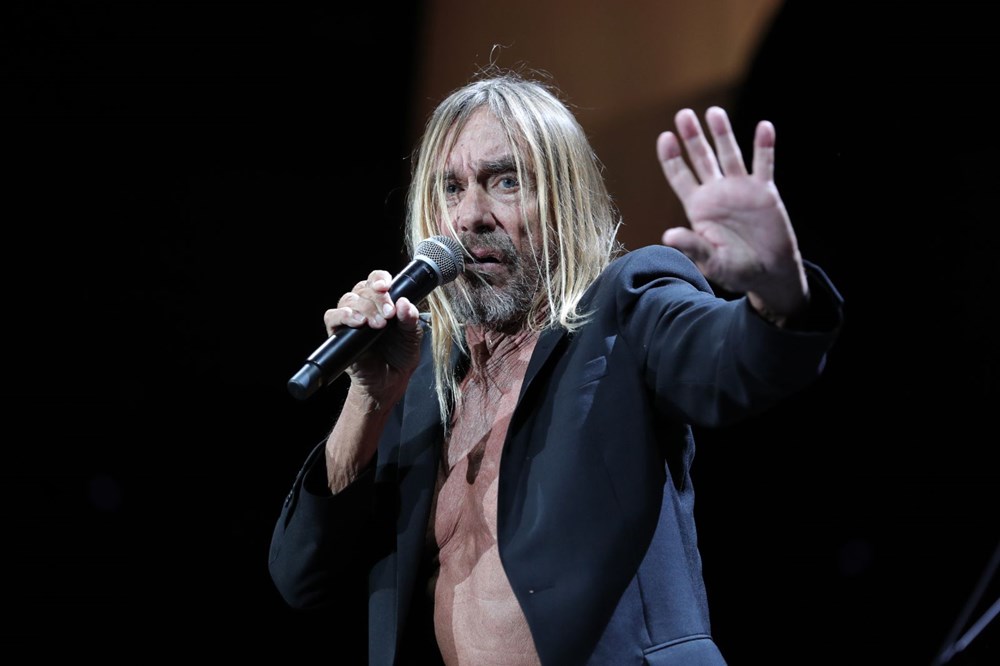 Punk rock’ın öncüsü Iggy Pop corona virüs şarkısı çıkardı:
Dirty Little Virus - 4