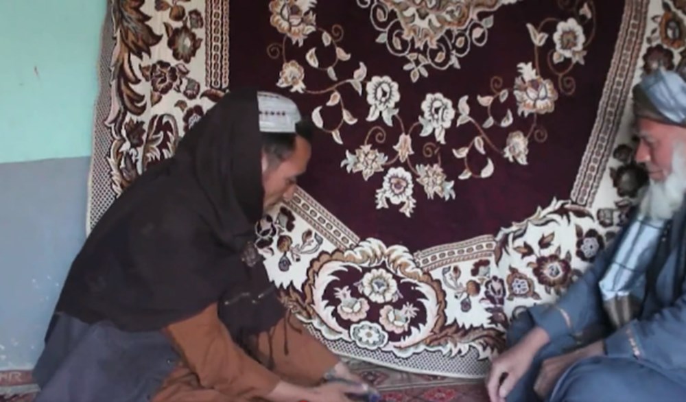 9 yaşındaki kız 55 yaşındaki adama satıldı - 10