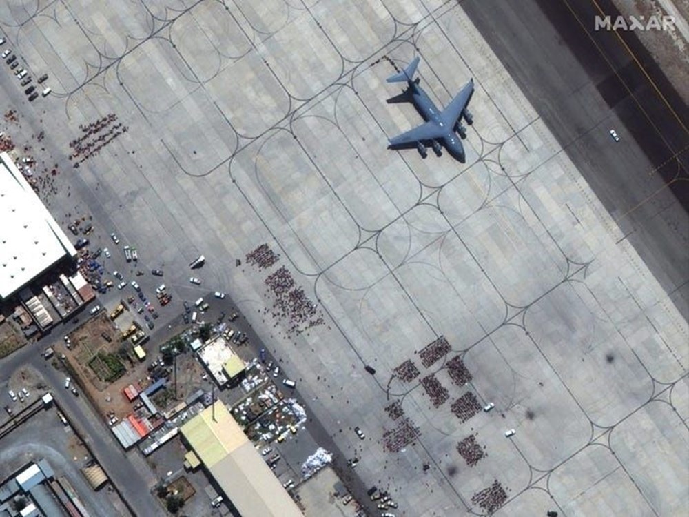 Kabil Havalimanı’ndaki kalabalık uydu görüntülerine yansıdı - 7