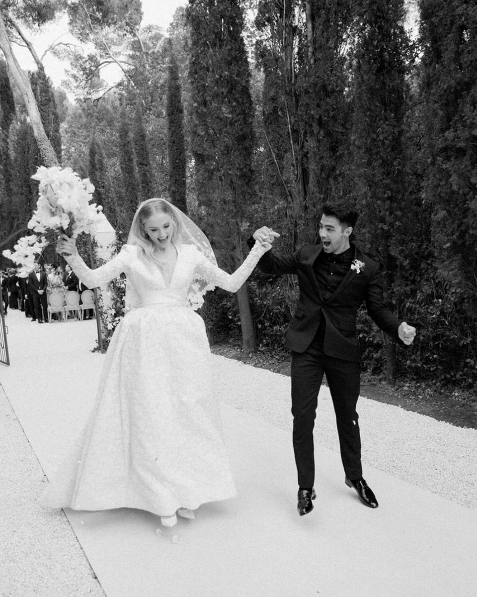 Sophie Turner'ın Taylor Swift'in evinde kaldığı iddia edildi - 3