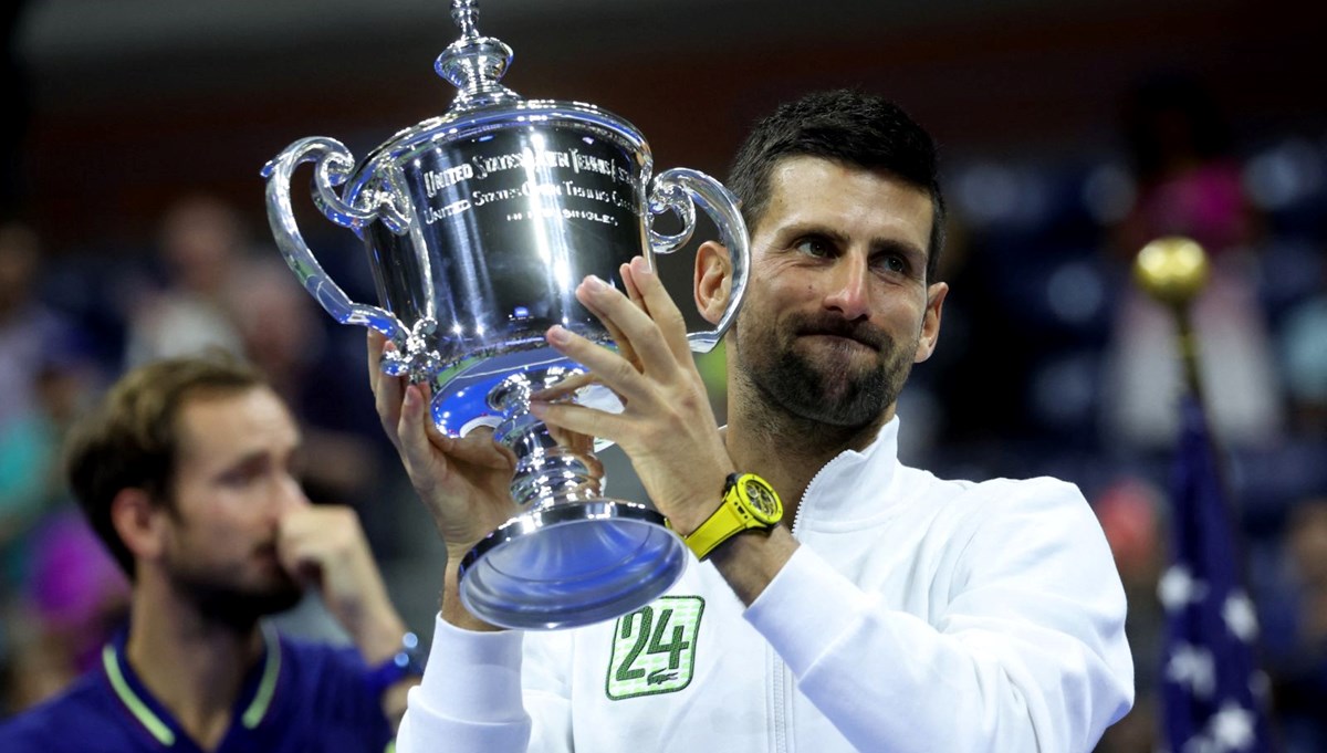 Novak Djokovic’den tarihi zafer