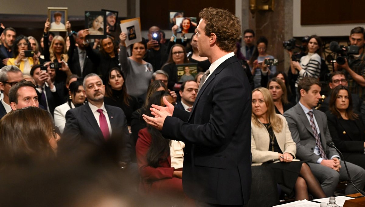 Zuckerberg'in zor anları: ABD Senato'sunda özür dilemek zorunda kaldı