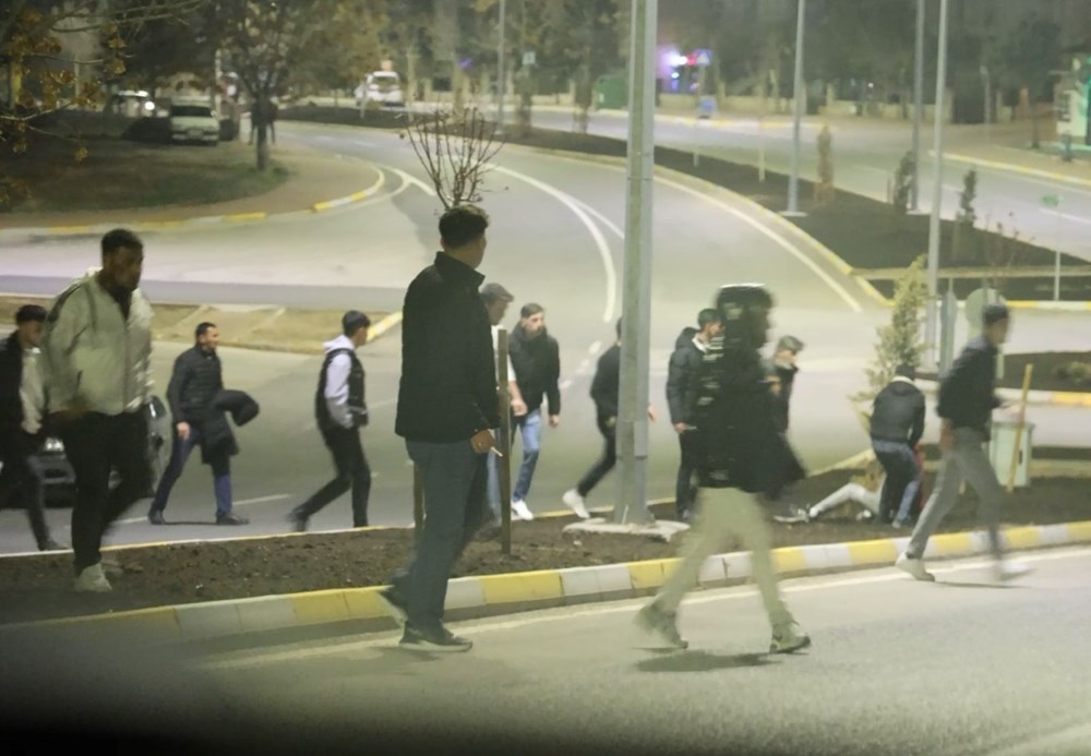 Asker eğlencesi sopalı kavgaya dönüştü, takviye ekip kavgayı güçlükle önledi - 1