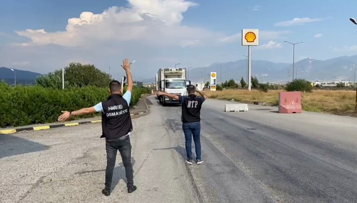 Otoyolda uyuşturucu operasyonu Otoyolda uyuşturucu operasyonu