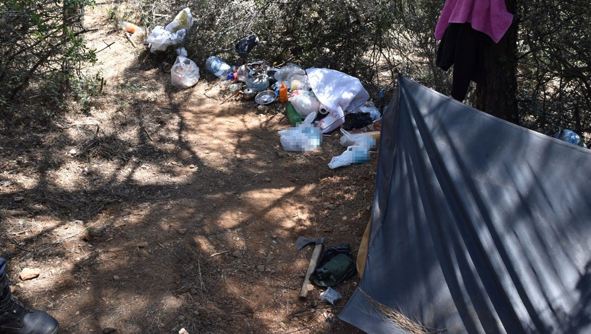 Öldürdüğü hayvanların derisinden elbise yapıp 7 ay ormanda saklandı