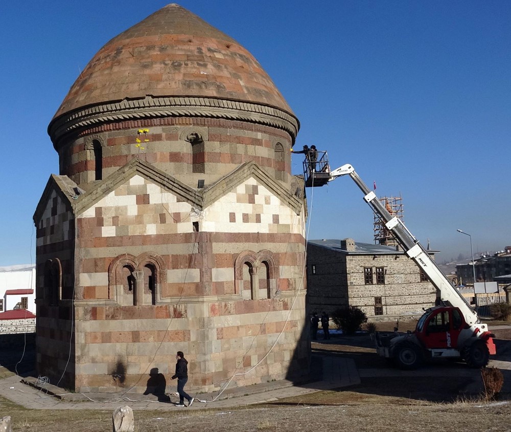 800 yıllık Üç Kümbetler'in hareketliliği sensörlerle inceleniyor - 2