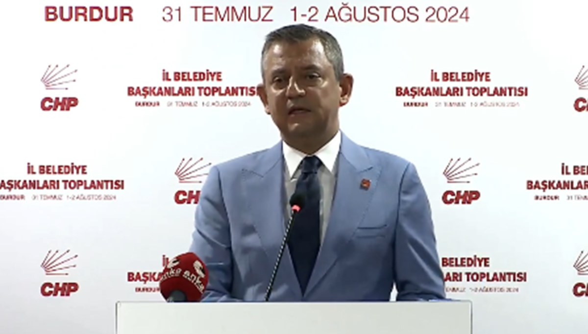 Özgür Özel: Emeklinin maaşından 5 kilo kıyma parası çaldılar Özgür Özel: Emeklinin maaşından 5 kilo kıyma parası çaldılar