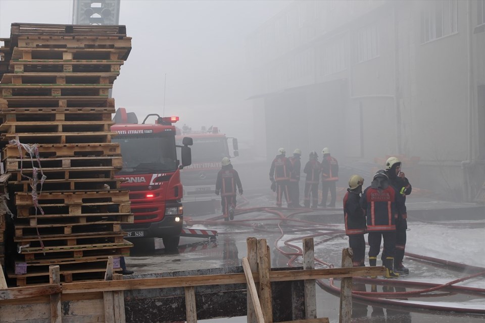 İstanbul Arnavutköy'de depo yangını - 1