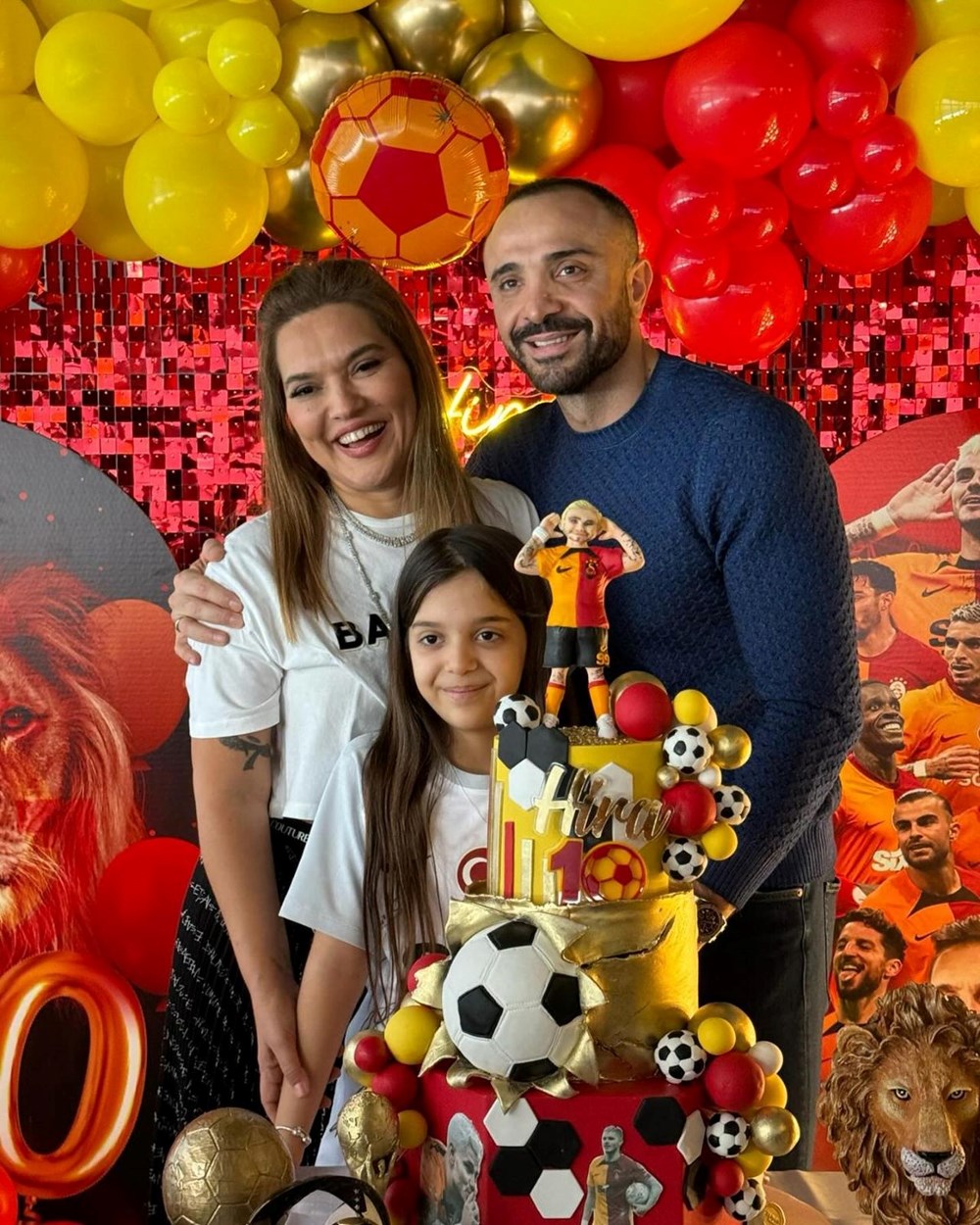 Demet Akalın'ın kızı Hira'nın el bilekleri kırıldı