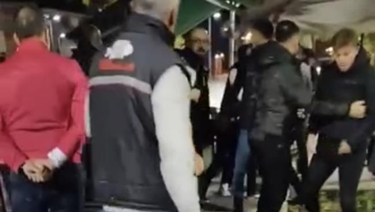 Çay bahçesinde derbi kavgası