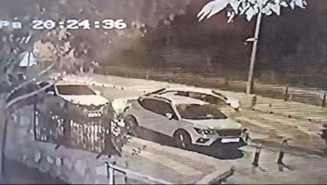 Park halindeki otomobile çarpıp kaçtı