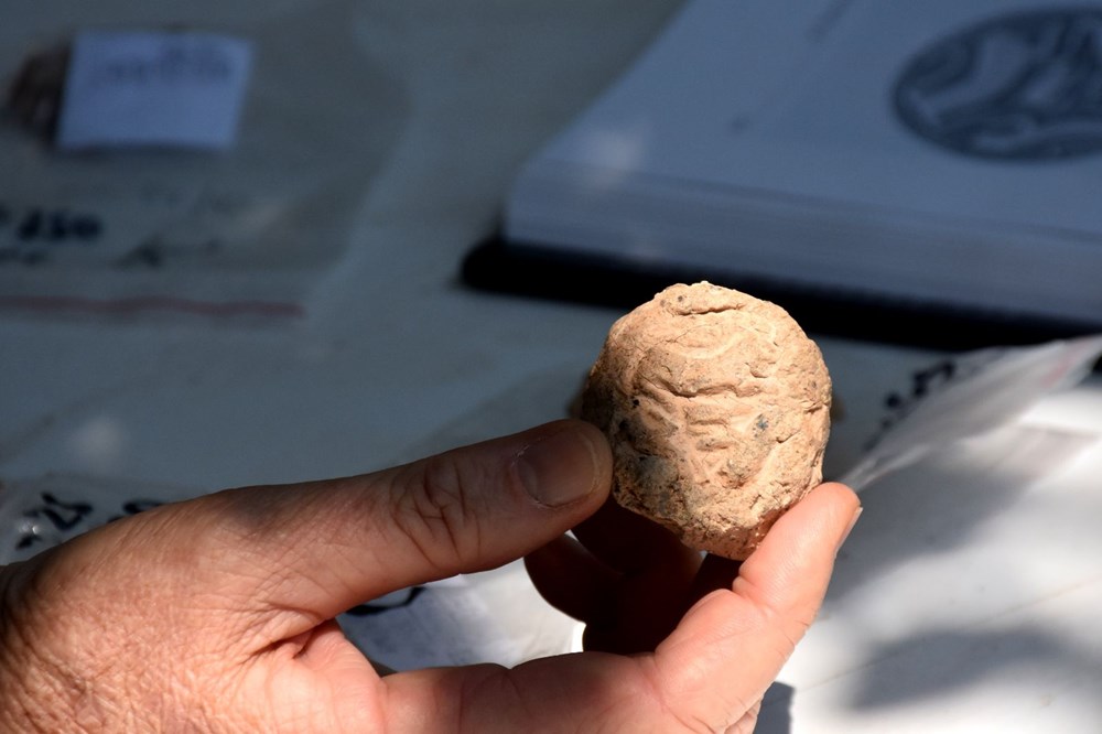 Malatya Arslantepe'de 5 bin 621 yıllık 250 mühür bulundu - 1