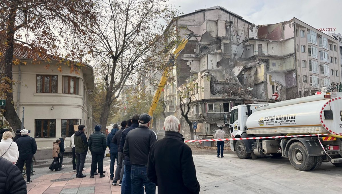 Yerlerini kaptırmak istemediler: Eskişehir'de “kapalı gişe” ev yıkım çalışması