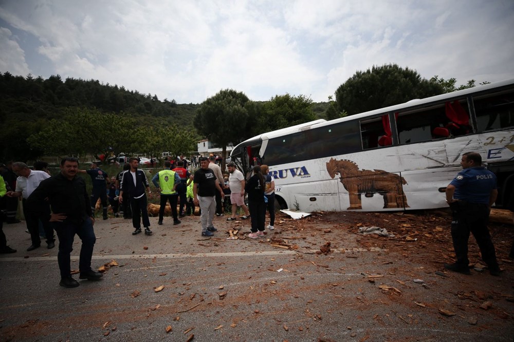 Çanakkale'de zincirleme trafik kazası: 8 ölü - 4