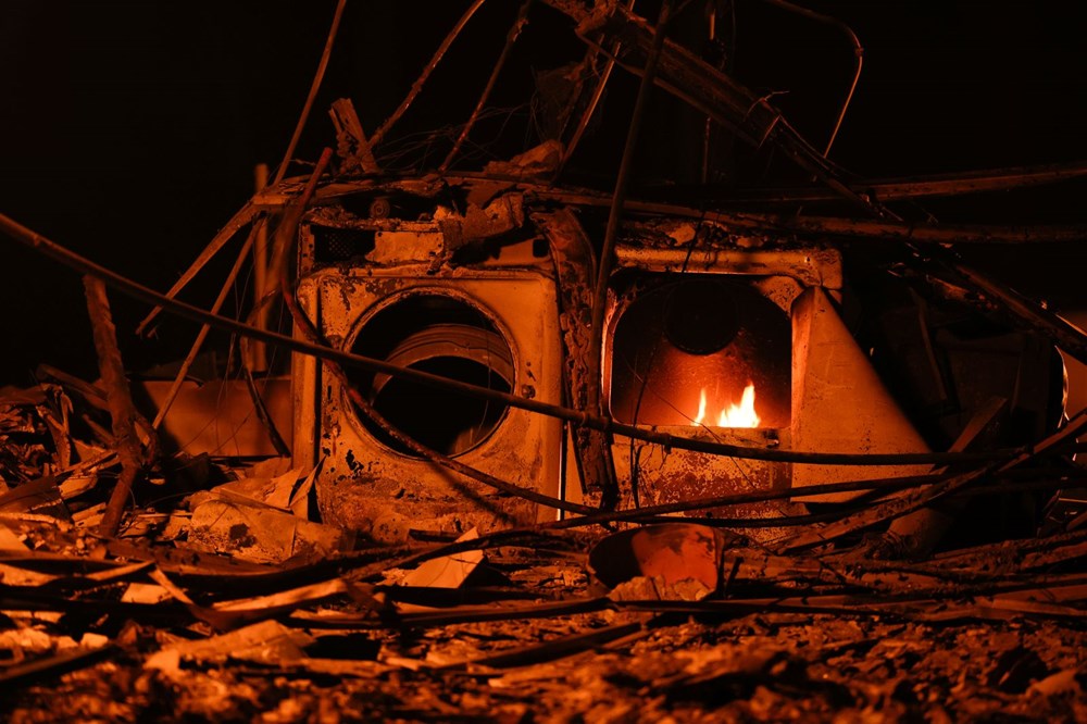 ABD’nin Kaliforniya eyaletinde orman yangınlarıyla mücadele büyüyor: 50 binden fazla evin elektriği kesildi - 3