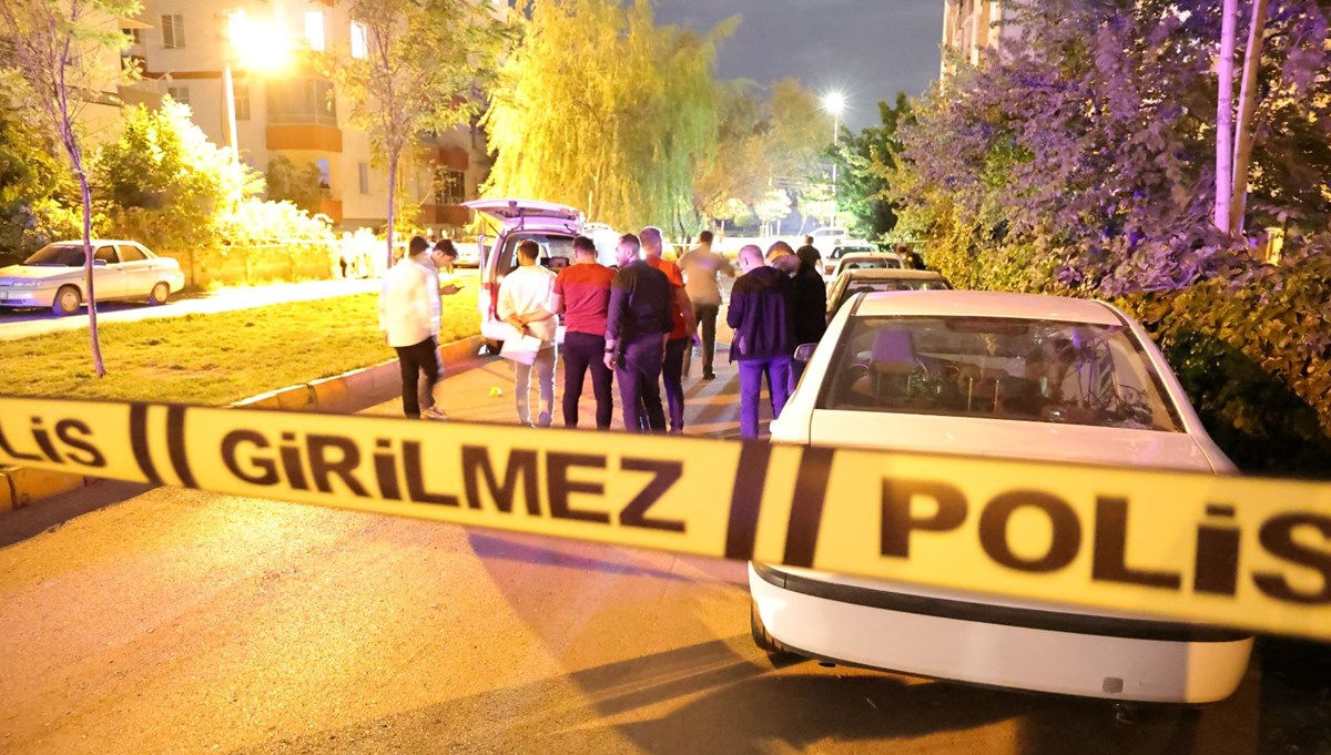 Damadına ateş açtı, kızını öldürdü: Babasını engellemeye çalışırken hayatını kaybetti Damadına ateş açtı, kızını öldürdü: Babasını engellemeye çalışırken hayatını kaybetti