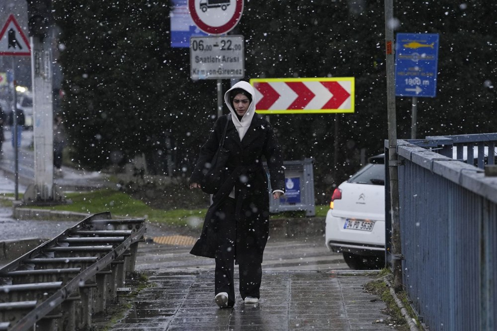 İstanbul için art arda kar uyarısı: AKOM saat verdi, bazı uçuşlar iptal ediliyor - 6