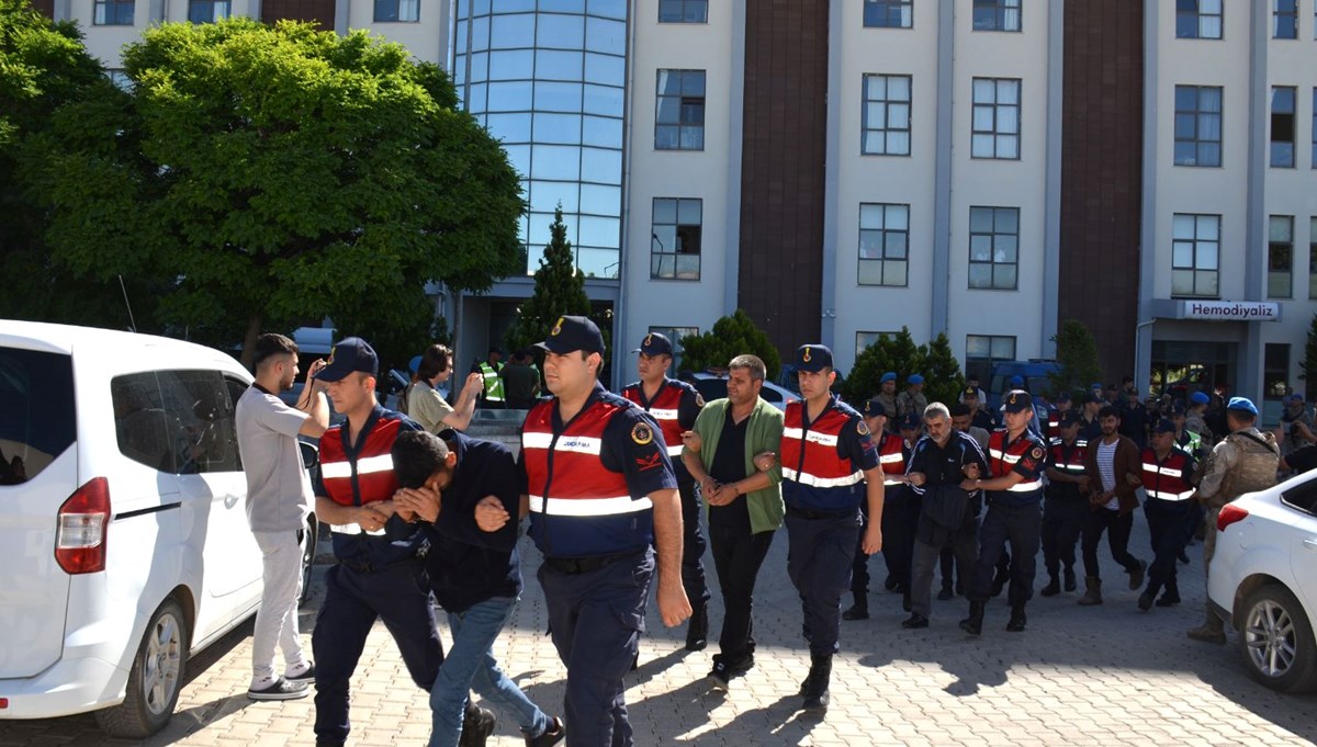 Adıyaman'da tarihi eser kaçakçılığına 12 gözaltı Adıyaman'da tarihi eser kaçakçılığına 12 gözaltı