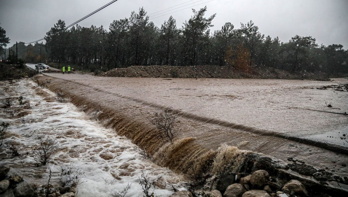 Antalya'da son 3 yılın yağış rekoru kırıldı