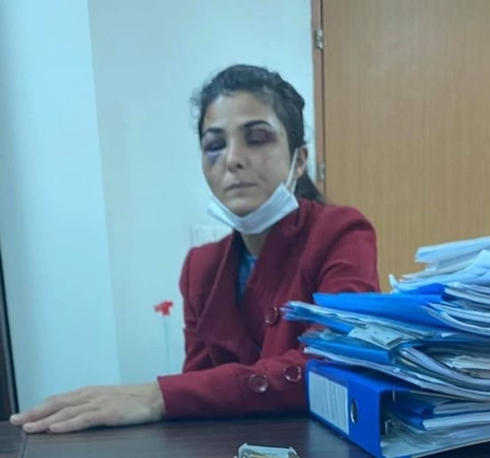 Antalya'da ellerine kelepçe takarak kendisini darbeden eşini silahla öldüren Melek İpek, 108 gün sorna serbest bırakıldı. 