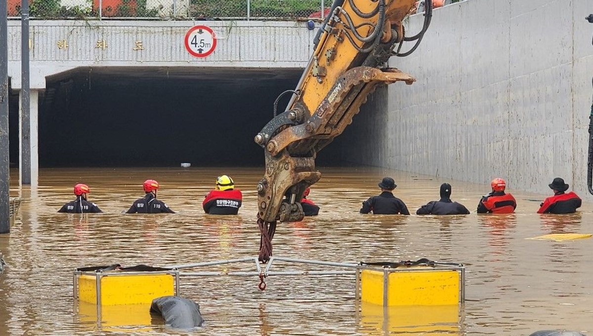 Güney Kore’de su altında kalan tünelden 13 ceset çıkarıldı