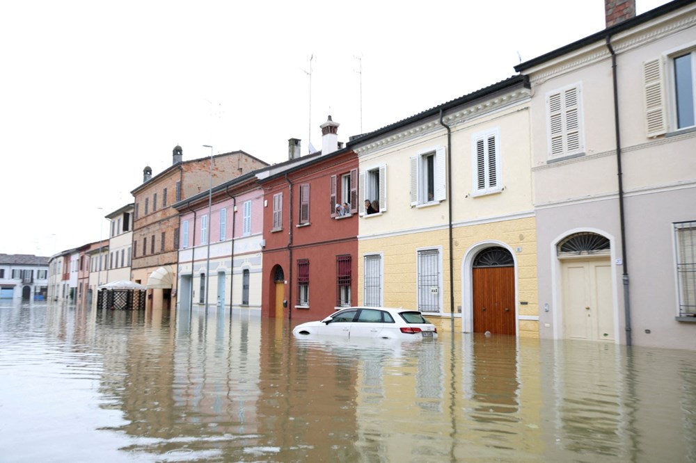 İtalya'da sel felaketi: Ölenlerin sayısı 15'e yükseldi - 1