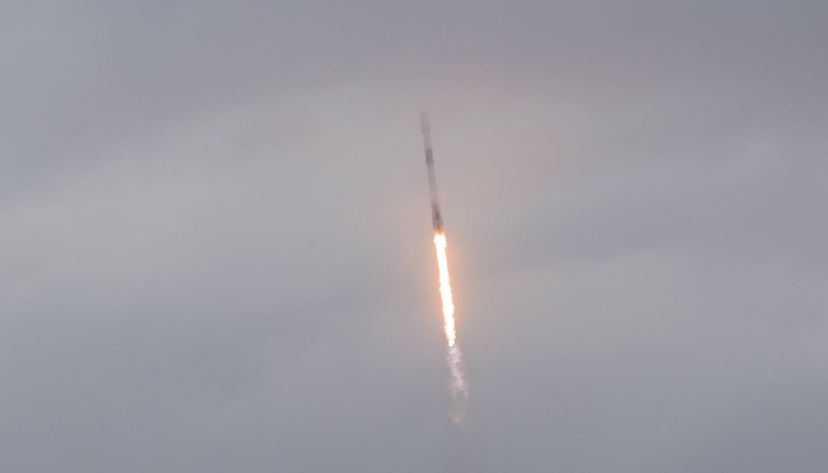 SpaceX, 53 Starlink uydusunu daha uzaya fırlattı