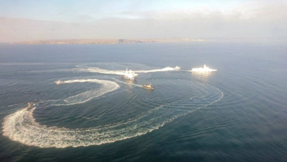 Karadeniz'de sıcak gece: Rusya Kerç Boğazı'nı gemi trafiğine tekrar açtı - 3