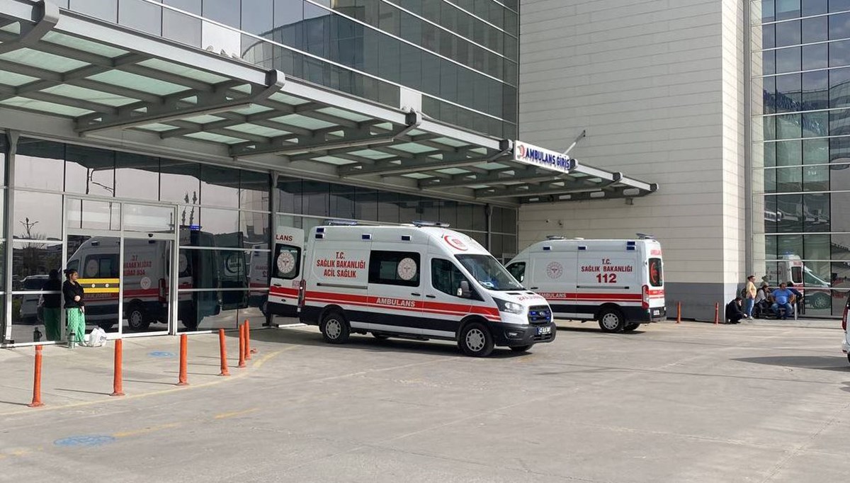 Arkadaşını vurup hastane önüne bıraktı Arkadaşını vurup hastane önüne bıraktı