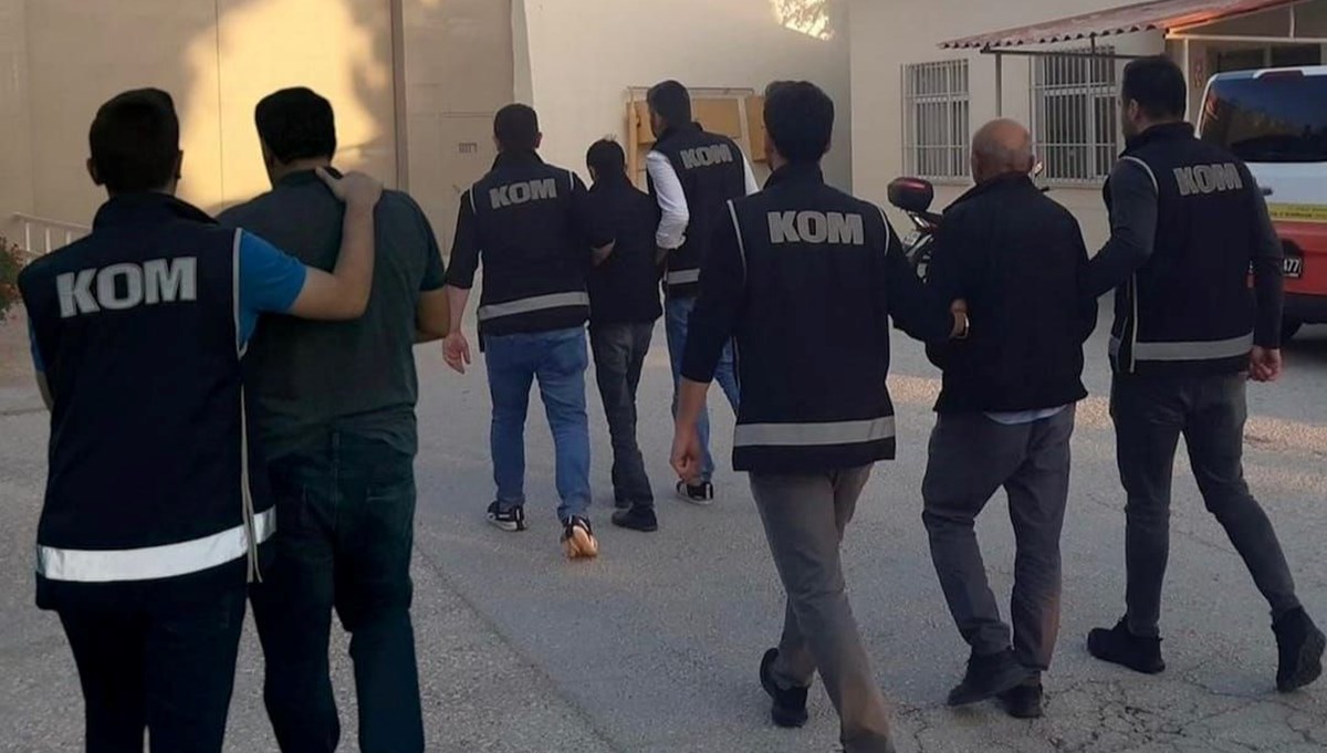 Bilecik'te dolandırıcılık operasyonunda yakalanan 3 zanlı tutuklandı Bilecik'te dolandırıcılık operasyonunda yakalanan 3 zanlı tutuklandı