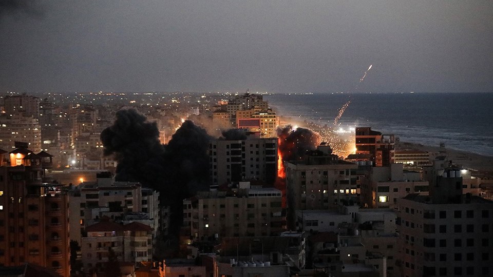 Gazze'de ofisleri bombalanan gazeteciler, İsrail'in basına savaş açtığını söyledi - 3