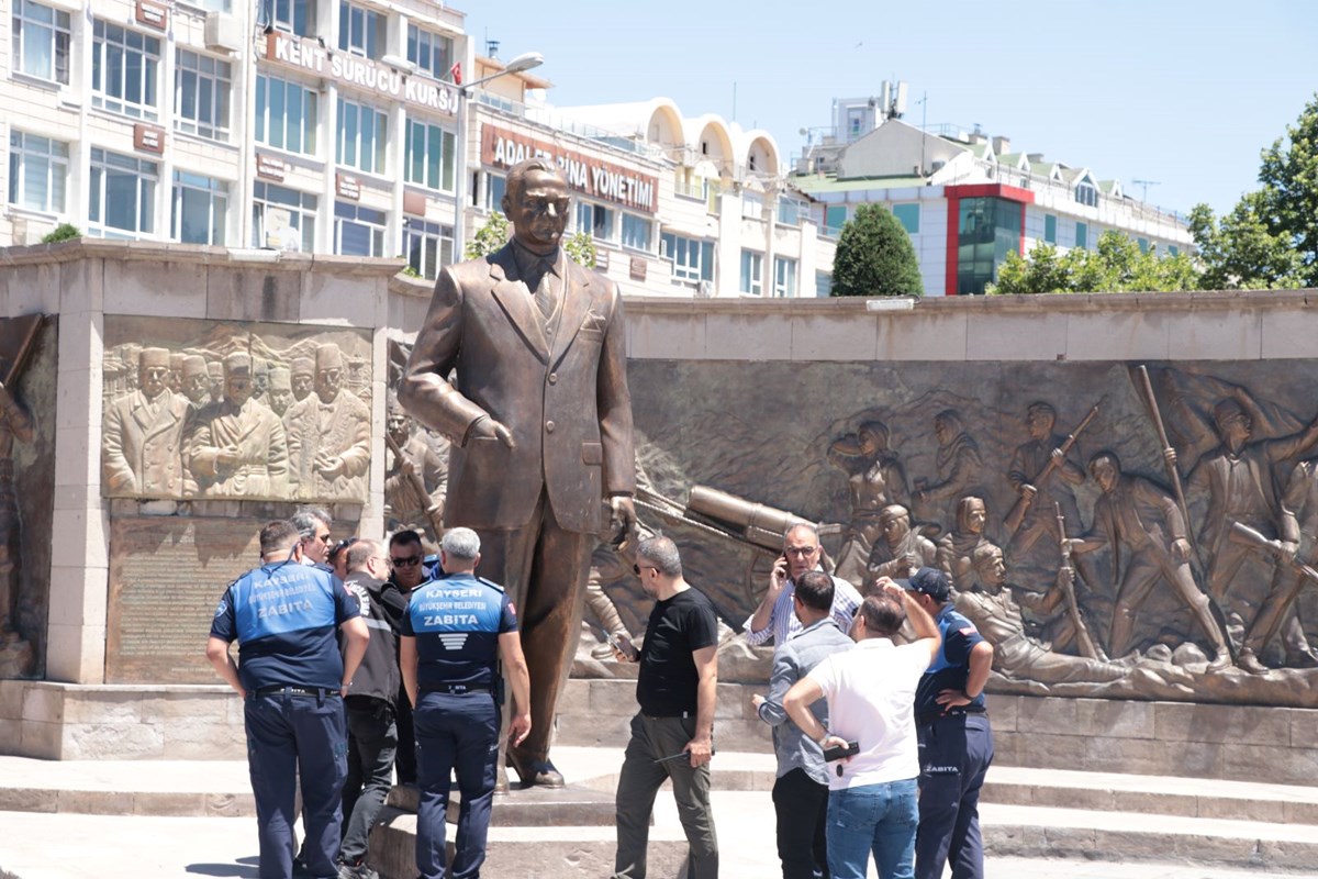 Atatürk Anıtı’na saldırı davası başladı: “Allah’ın huzuruna çıkıp onunla konuştum, ben mesihim”