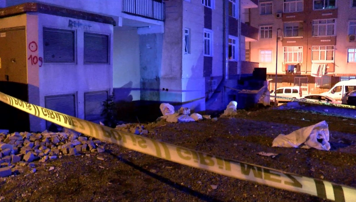 Saklambaç oynayan çocuklar boş arazide ölü bebek buldu: İki kişi gözaltında Saklambaç oynayan çocuklar boş arazide ölü bebek buldu: İki kişi gözaltında