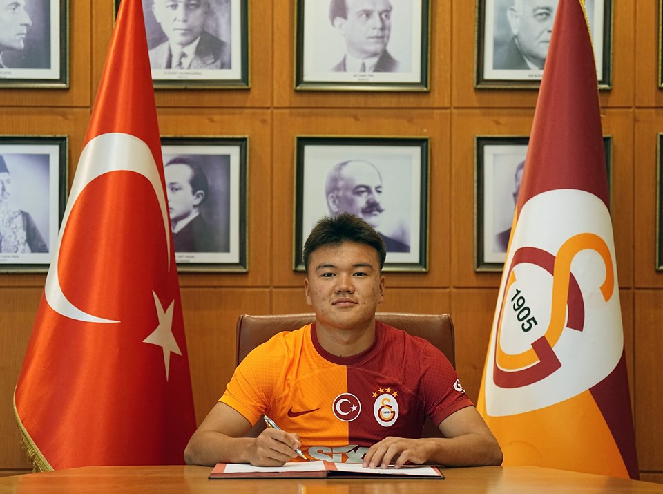 Galatasaray, Beknaz Almazbekov ile sözleşme uzattığını duyurdu - 1