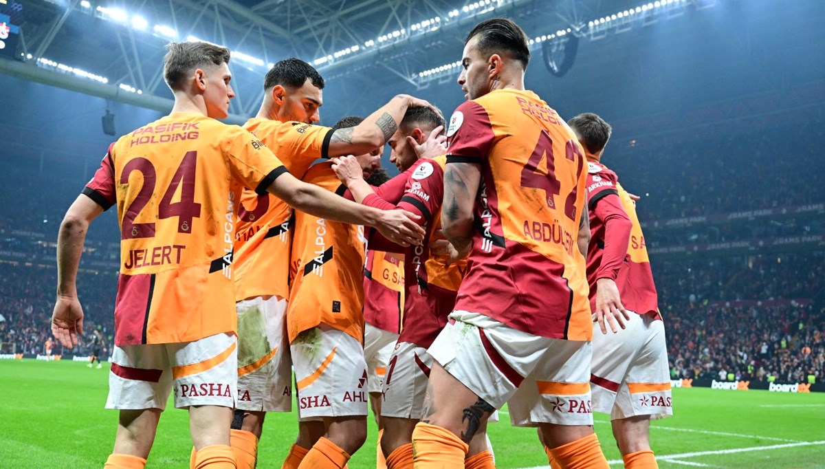 7 gollü nefes kesen derbi: Galatasaray son saniyede kazandı!