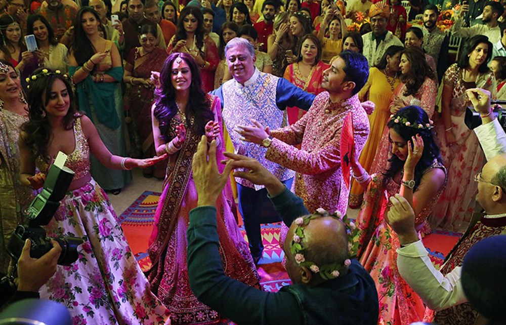 Свадьба сына индийского миллиардера. Индийский миллионер. Индийская свадьба миллионера. Индийская свадьба син. Миллионеры Индии.