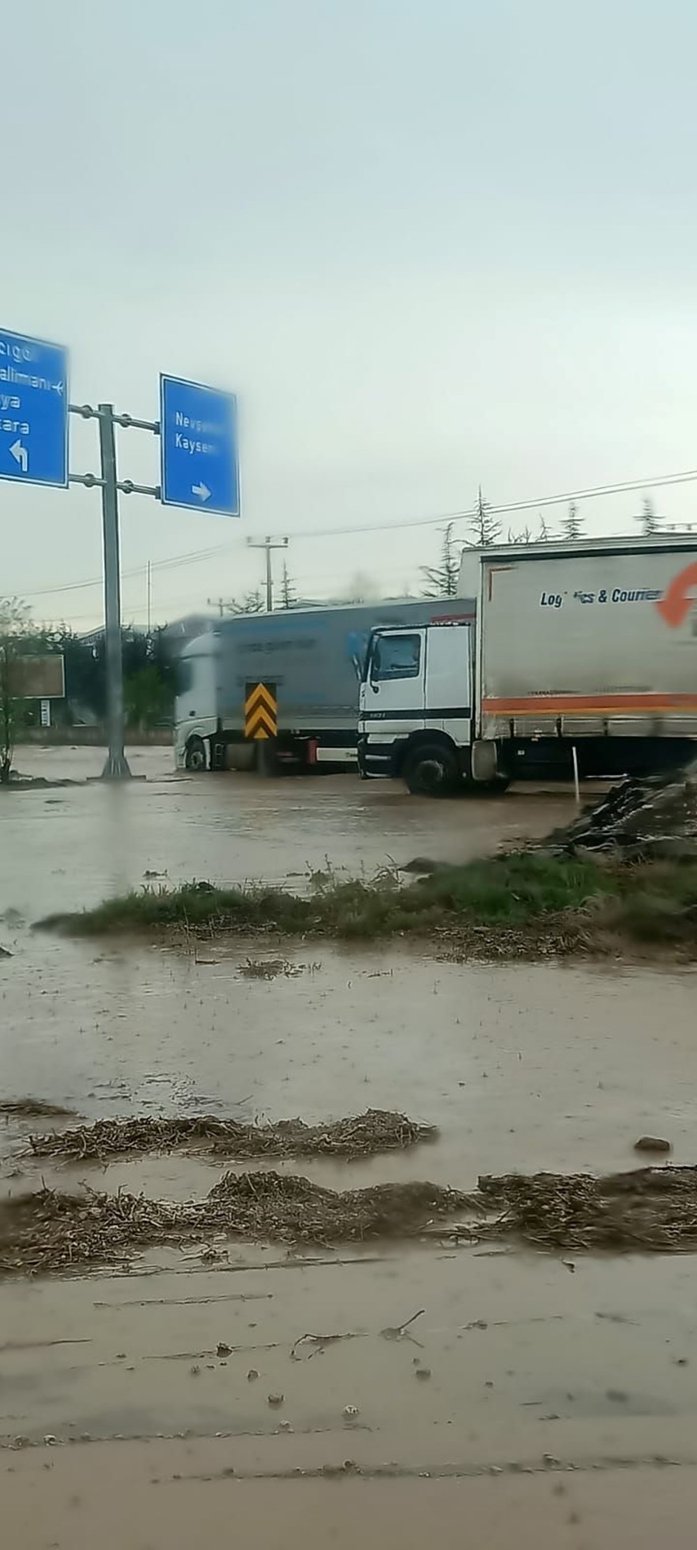 Nevşehir-Aksaray kara yolu sel nedeniyle trafiğe kapandı - 3