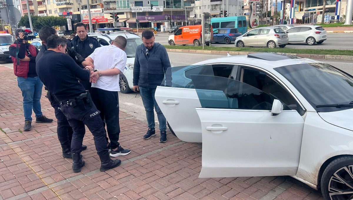 ''Dur'' ihtarına uymayan sürücü, 30 kilometrelik takiple yakalandı ''Dur'' ihtarına uymayan sürücü, 30 kilometrelik takiple yakalandı