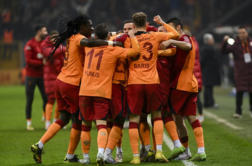 SON DAKİKA: Lider Galatasaray'dan tarihi seri - 1