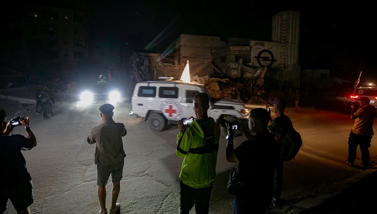 Hamas 2 rehinenin daha cesedini teslim etti Hamas 2 rehinenin daha cesedini teslim etti