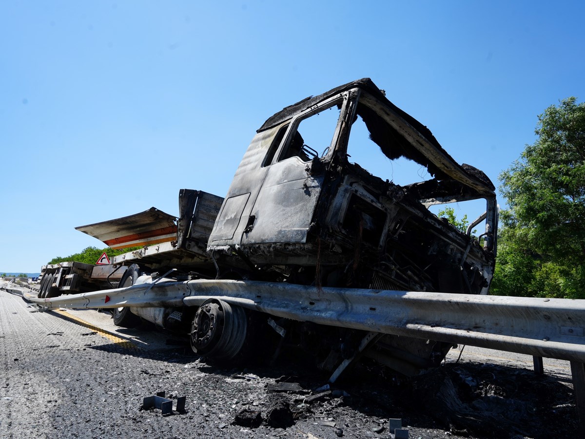 Freni boşalan TIR faciaya neden oldu: 1 ölü, 1 yaralı