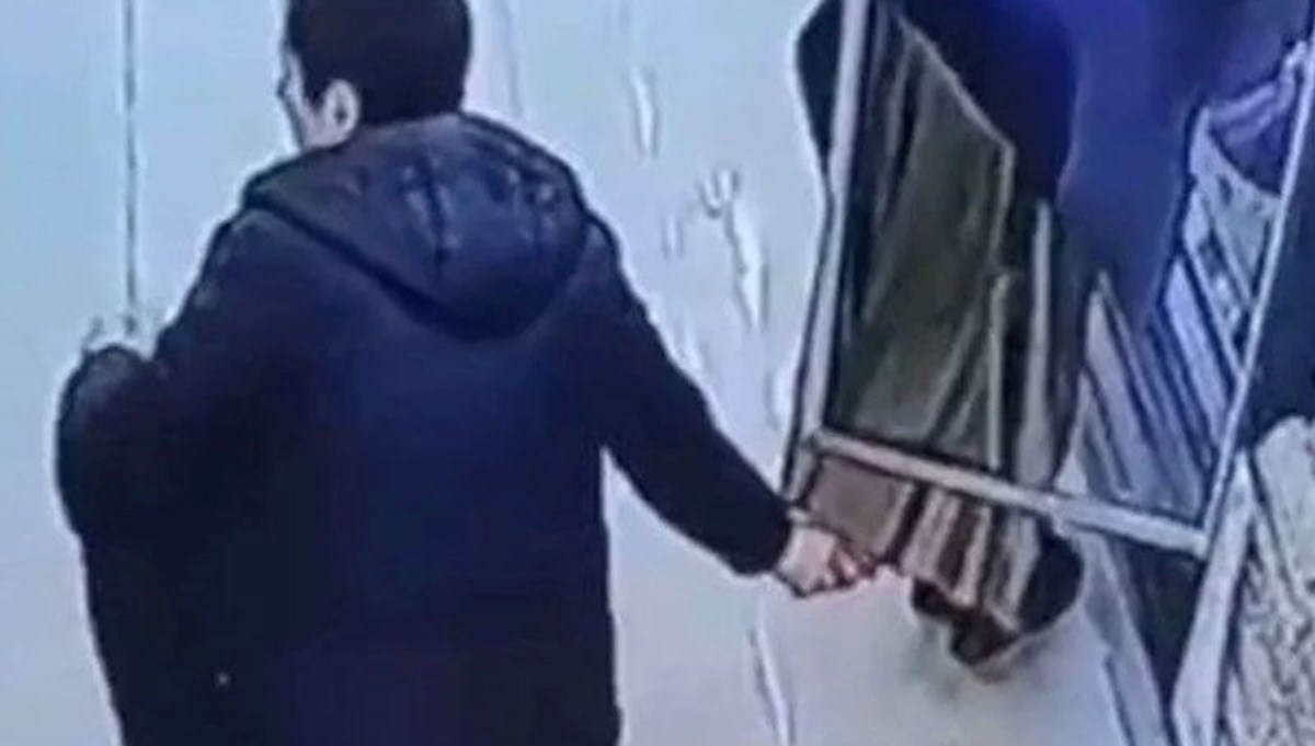 Kadınların etek altı görüntüsünü çekmekten tutuklanan komisere tahliye Kadınların etek altı görüntüsünü çekmekten tutuklanan komisere tahliye