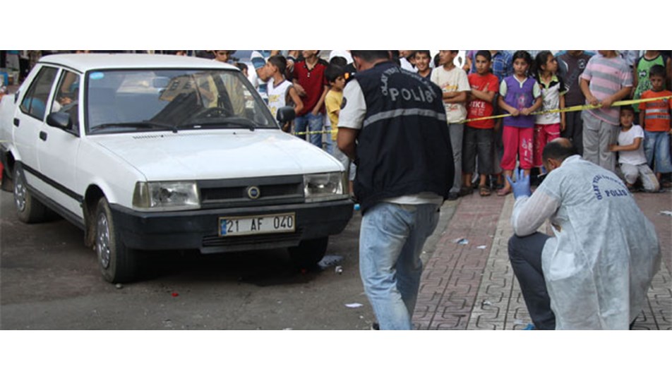 Buldukları poşetteki bomba patladı