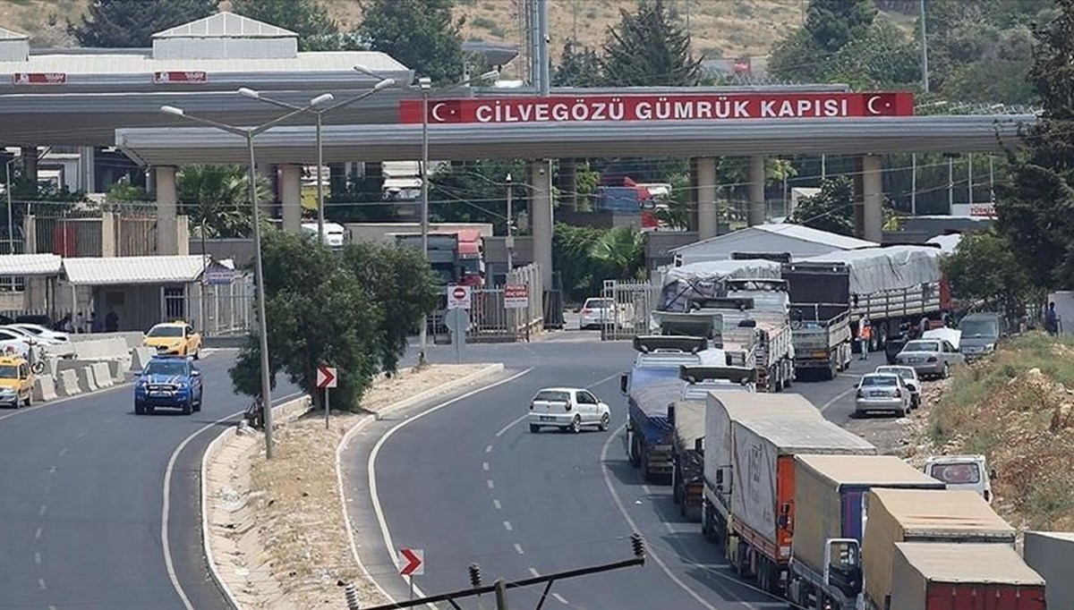 Hatay Valiliğinden ülkelerine dönen Suriyeliler ile ilgili iddialara yanıt Hatay Valiliğinden ülkelerine dönen Suriyeliler ile ilgili iddialara yanıt