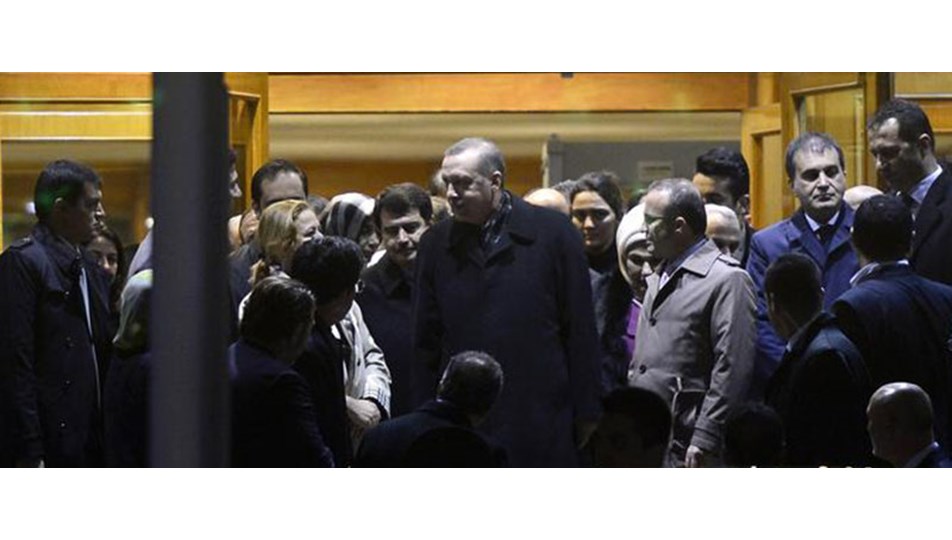 Cumhurbaşkanı Erdoğan, yurda dönüşte ilk mesajını Twitter'dan verdi