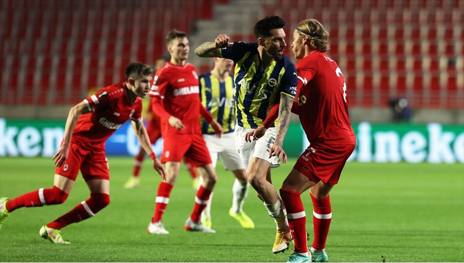 Fenerbahçe'den Antwerp deplasmanında 3 gollü galibiyet (UEFA Avrupa Ligi)