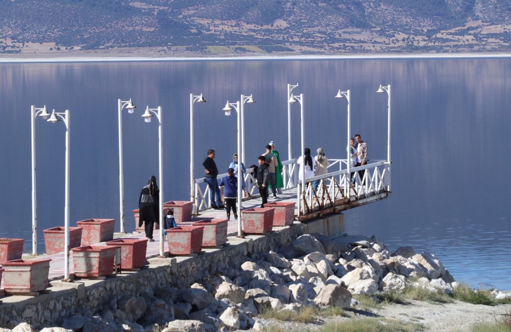 Burdur Gölü'nde korkutan görüntü! Göl iskeleden 18 metre uzaklaştı! - 13