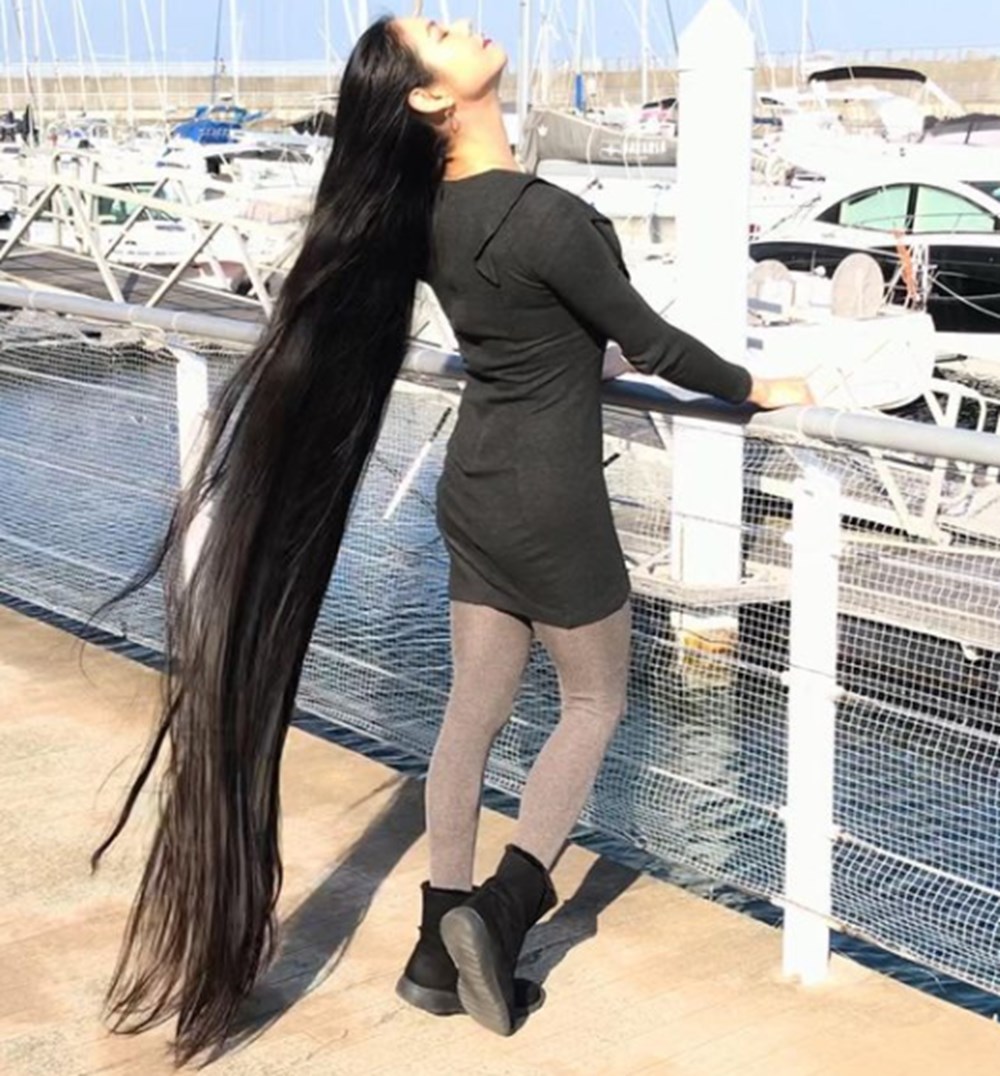 15 yıldır saçlarını kestirmeyen 'Japon Rapunzel’in saçlarıiki metreye ulaştı - 11