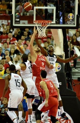 12 dev adam tarihin esiginden dondu