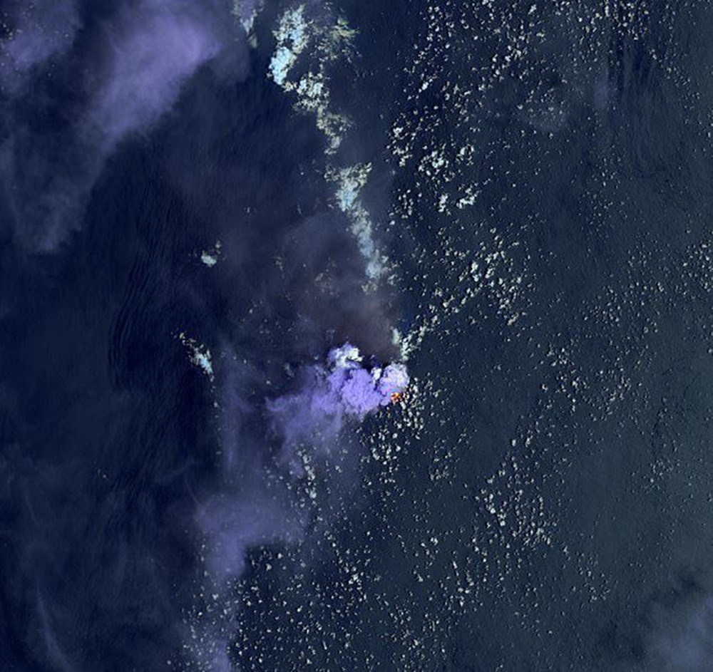 Volkanik ada 7 yılda 12 kat büyüdü (NASA uzaydan görüntüledi) - 2